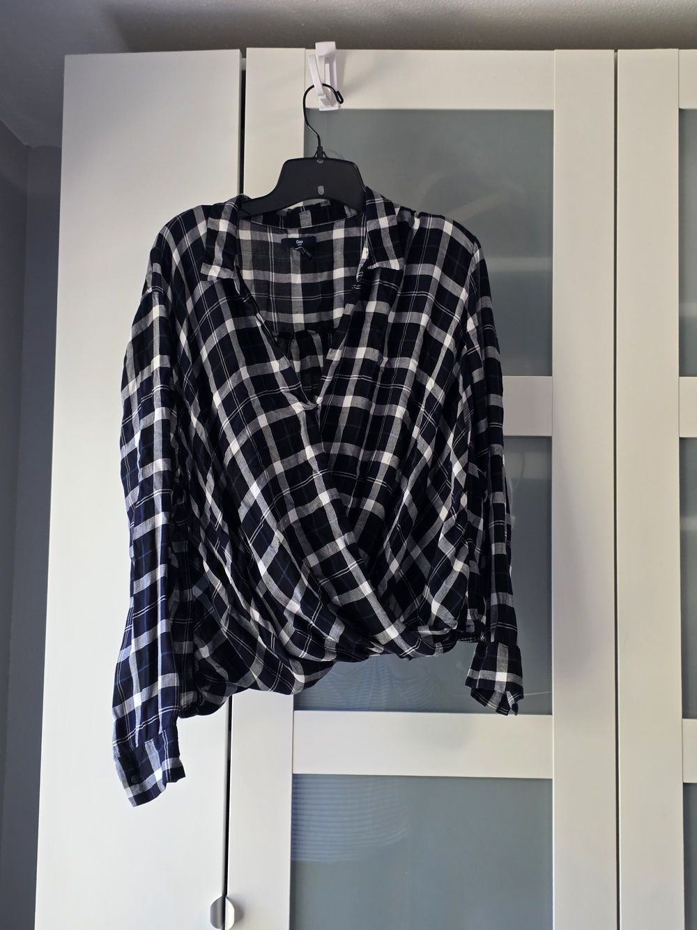 GAP Navy Black and White Plaid Button-Up Shirt